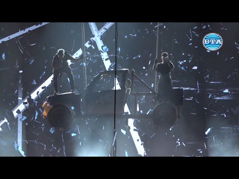 Видео: Хиляди пяха и танцуваха с „Молец“