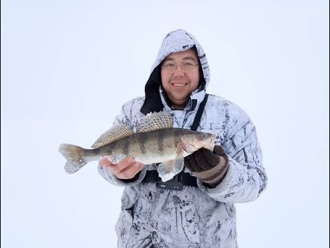 Видео: Снова за бершом на Горе-море. Пробуем ловить на Кастмастер с тюлькой.