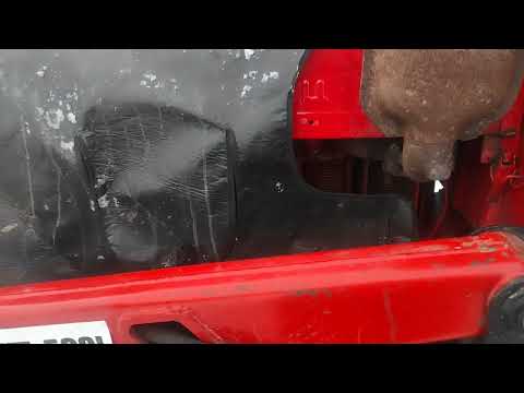 Видео: Установка дозатора на Т-25 с одним насосом НШ-10