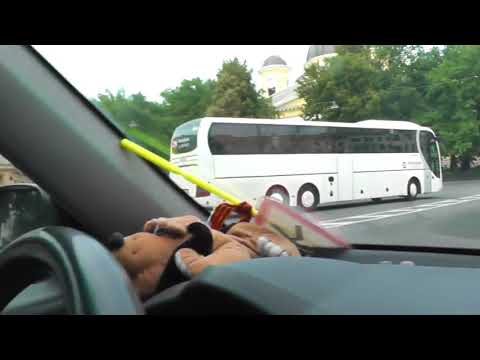 Видео: Как Правильно Управлять Автомобилем В Большом Городе.