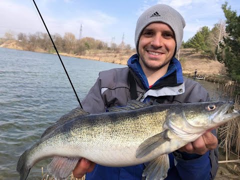 Видео: Рыбалка на спиннинг судака и карася весной  на грушку. Судак и карась в апреле на джиг. блесна пуля