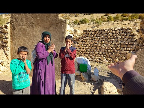 Видео: Удивительная помощь оператора бездомной семье. Надежда и человечность.