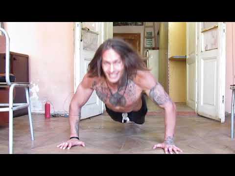 Видео: Workout Adama - КАЧАЕМ  БИЦЕПС + ТРИЦЕПС (ДЕНЬ 5)