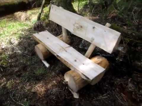 Видео: Как сделать простую скамейку из бревна