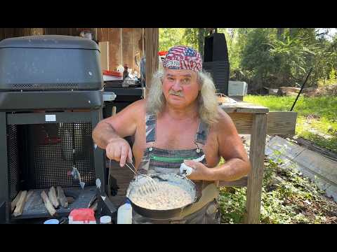 Видео: Приготовьте домашнее печенье и подливку вместе с Брюсом Митчеллом!