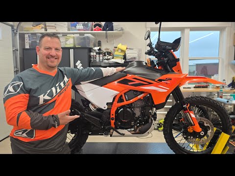 Видео: KTM 390 Enduro R 2025 года / Первые впечатления от езды и обзора. Крутящий момент — это проблема?