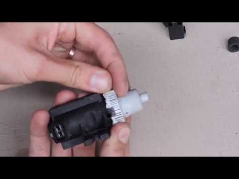 Видео: Как снять модуляторы, чистка вакуумных модуляторов SsangYong Kyron. Vacuum Modulator Service