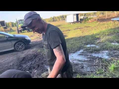 Видео: Комбайн заклинил . Вырвало вал.