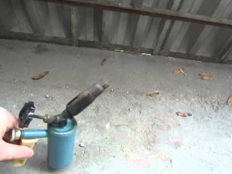 Видео: Паяльная лампа ЛП - 0,2 в работе.