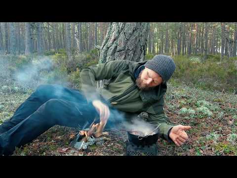Видео: Одиночный бушкрафт. Готовлю на Щепочнице. Лесной Урожай. Саркосцифа Алая