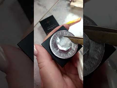 Видео: выкладной френч без опила линии улыбки гелем