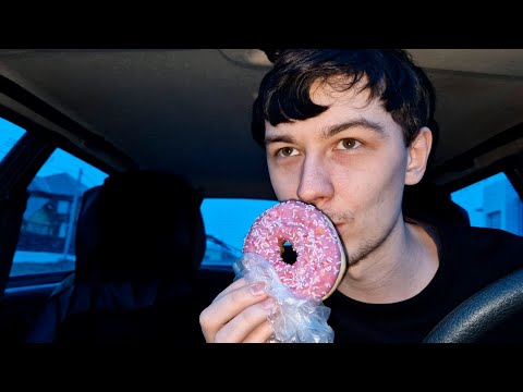 Видео: DIMAVIPER ПРОБУЕТ ВКУСНЫЕ ПОНЧИКИ!