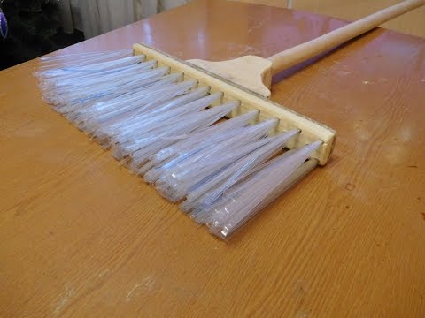 Видео: Как сделать метлу из пластиковой бутылки./ How to make a broom from plastic bottles.