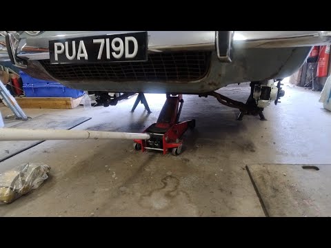 Видео: Установка передних и задних тормозных суппортов Ford Zodiac Zephyr MKIV.