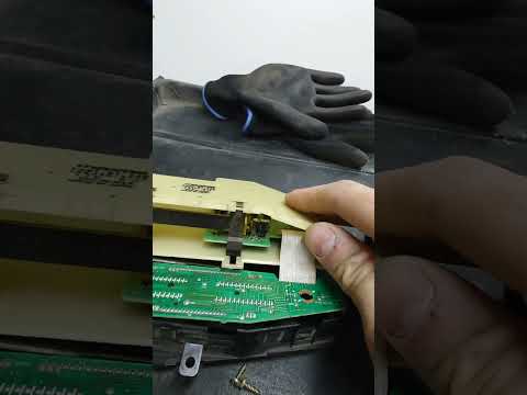 Видео: Отличия бортовых компьютеров Mazda Millenia, Xedos 9 