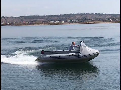 Видео: Замер скорости на лодке Риф Тритон 390 / Обзор лодки Риф Тритон 390 / Дистанция на лодку Риф Тритон