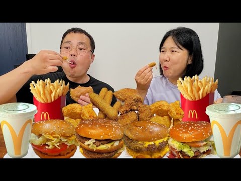 Видео: Корейский Макдональдс: 4 вида гамбургеров и боковое менюㅣMukbang