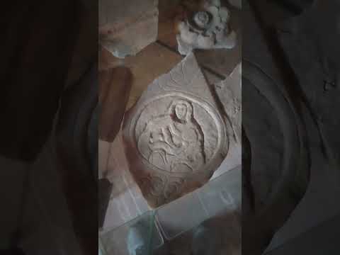 Видео: La Rocca di Monticceli d ongina, замок-музей в Италии