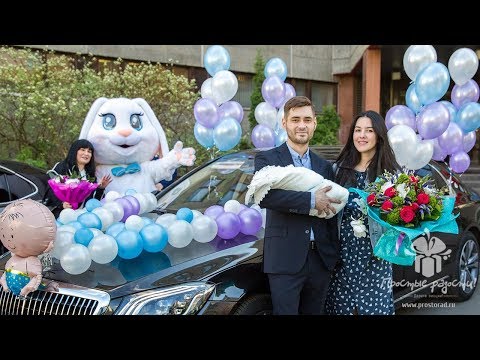 Видео: Сюрприз от бабушки на выписку внука из роддома ЦПСиР © Простые Радости