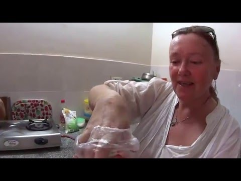 Видео: IHL343. Готовим пури, индийские лепёшки жареные в масле.  Наш сегодняшний обед
