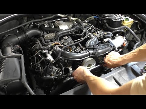 Видео: Переборка теплообменника двигателя на АУДИ Q7 2006 AUDI Q7 3,0 дизель 3часть