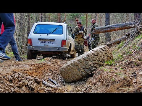 Видео: Трёхколёсная нива с оборванным колесом по камням от озера Хурла-Кёль к плато Бечасын
