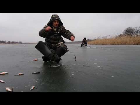 Видео: Поиск рыбы зимой с эхолотом. Рыбалка на реке Саксагань
