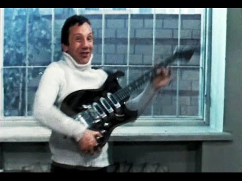 Видео: Все танцуют (Микс ПЕСНЯ+ФРАГМЕНТЫ танцев из советских фильмов)