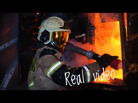 Видео: Пожар в садовом доме