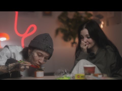 Видео: ПРОБУЕМ ОЧЕНЬ МЕРЗКУЮ ЕДУ