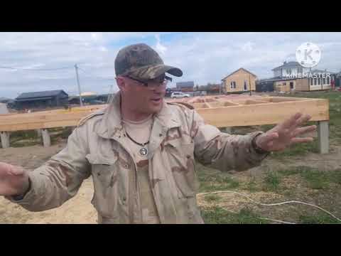 Видео: Обвязка на доме из бруса  Установка балок пола