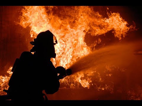 Видео: СПАСАТЕЛИ.  ПРОФЕССИЯ - ЖИЗНЬ