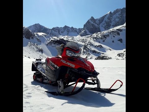 Видео: Снегоходы vs Горы /Snowmobiles vs Mountains Ski-doo Polaris Stels Буран