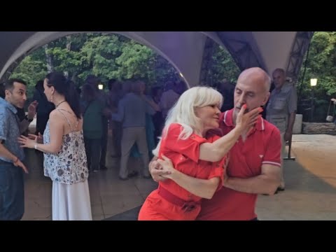 Видео: "Я люблю эту женщину очень!!!"