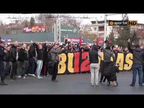 Видео: Малко дете разпя агитката на Ботев на шествието