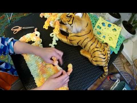 Видео: Кофта для кошечки или собачки из ализе пуффи ( 1 часть )