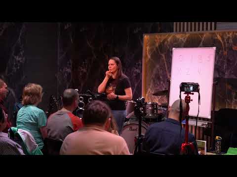 Видео: Ирина Богатырева - 5 волшебных нот и русская музыка на варгане