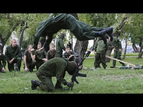 Видео: Показательные выступления ВПК и Юнармии Минусинска с участием ГУФСИН