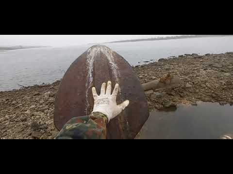 Видео: Волгоград. Обмелевшая Волга и старинный якорь.