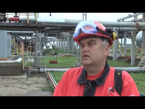 Видео: Олег Мельников, оператор установки деасфальтизации гудрона пропаном