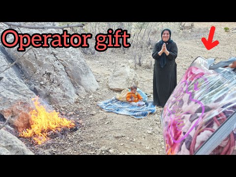 Видео: Каменный коттедж для бездомной матери и ее сына после многих лет бездомности
