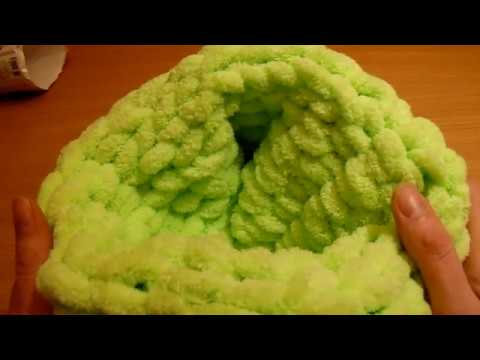 Видео: Вяжем детский снуд-шарф из Alize Puffy только руками без спиц и крючка