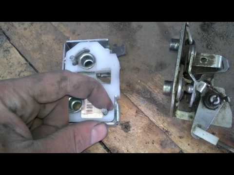 Видео: МИРовая библиотека: Устройство дверного замка ГАЗ-3302 (Газель, Соболь), сдвижная дверь