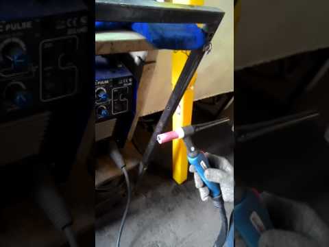 Видео: Сварка литых дисков Aurora Pro Inter Tig 200 AC/DC Pulse