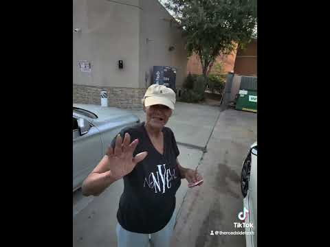 Видео: Помог чьим-то бабушке и дедушке с квартирой бесплатно на заправке. #дорога #сообщество #помощь #fyp