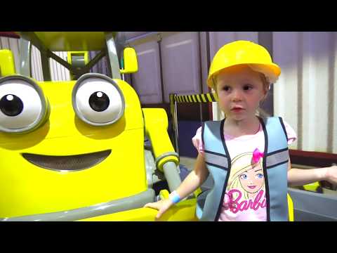 Видео: Настя и детская площадка Боб Строитель и Паровозик Томас