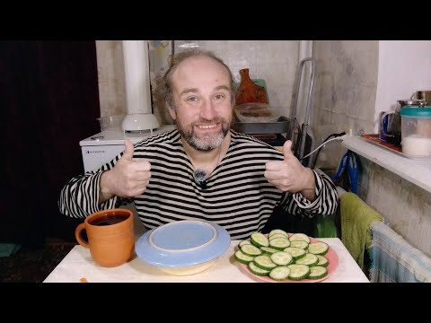 Видео: Обед с Рыжулей. Почему нет урока взрослой жизни! Мукбанг. Обжор. Еда на камеру. Диета. Шизофрения.