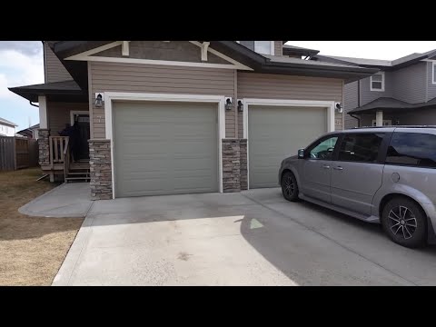 Видео: КАНАДА ВЛОГ | СМОТРЮ ЕЩЕ НЕСКОЛЬКО ВАРИАНТОВ ДОМОВ! 06.05.2022