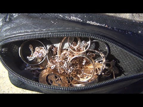 Видео: Пляжный коп.Поиск золота.We found gold/НАШЕЛ КОШЕЛЁК ЗОЛОТА/gold search/DALLMYD.