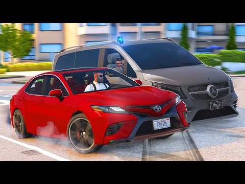 Видео: 🚔 Почти ПОЙМАЛИ ЕГО в ПОГОНЕ GTA 5!